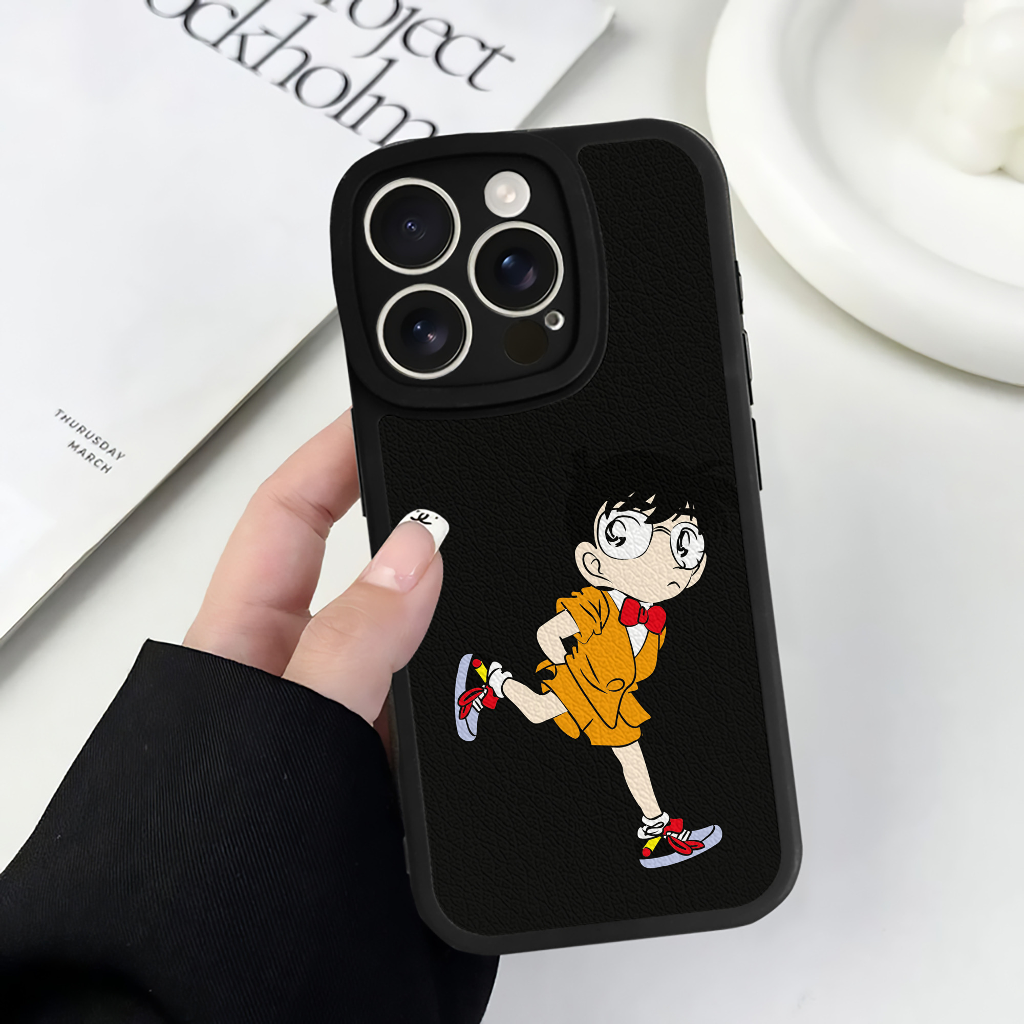 （画像用） 名探偵コナン 江戸川 コナン Detective Conan Conan Edogawa 【iPhone 16シリーズ対応】シリコンスマホケース（レザー調） 材質：シリコン